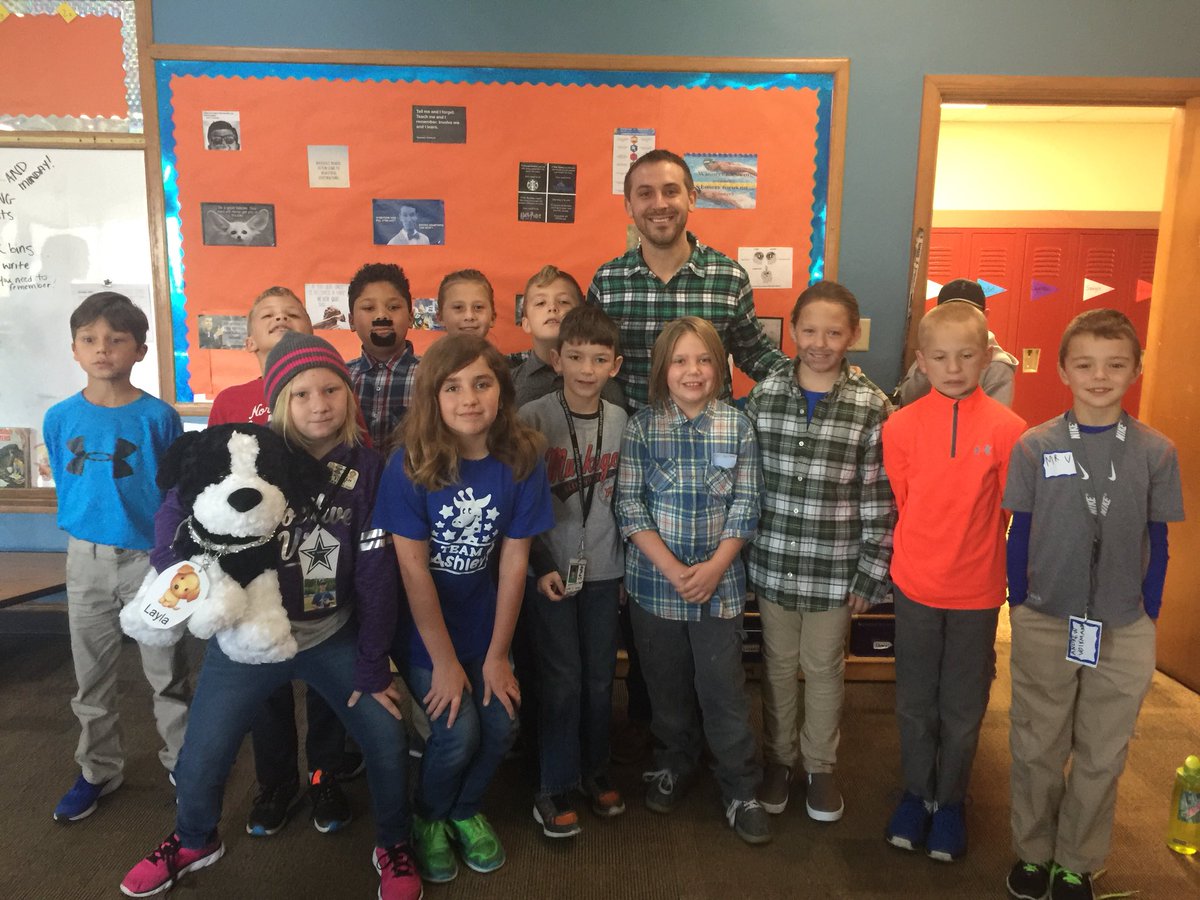 Mr_Volkmann's tweet photo. Dress like a teacher day! There are a ton of Mr. V and Ms. S in the room today. So much fun :) #mnschampions #mewolves @Ms_Schmidt33 https://t.co/FmSo5m6r6f