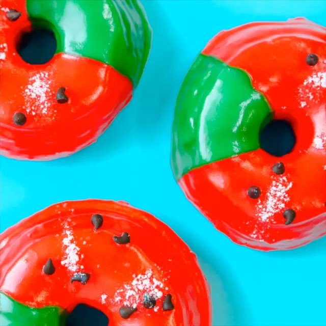 Want to try these doughnuts for FREE? @Doughnut_Time are giving away their delicious creations for free tomorrow lunchtime, 12.30-2.30pm, at their new store at 96 Shaftesbury Ave. On your marks, get set, DOUGH!