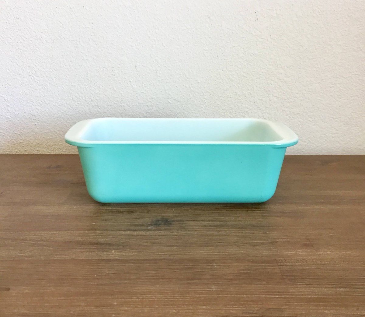 TBDSD19's tweet photo. Vintage Turquoise Pyrex Ovenware; Vintage Pyrex; Pyrex Casserole Dish; Rob⦠https://t.co/s8qr67Ss0E #Etsy #PyrexDish https://t.co/IOQUa7KSqq