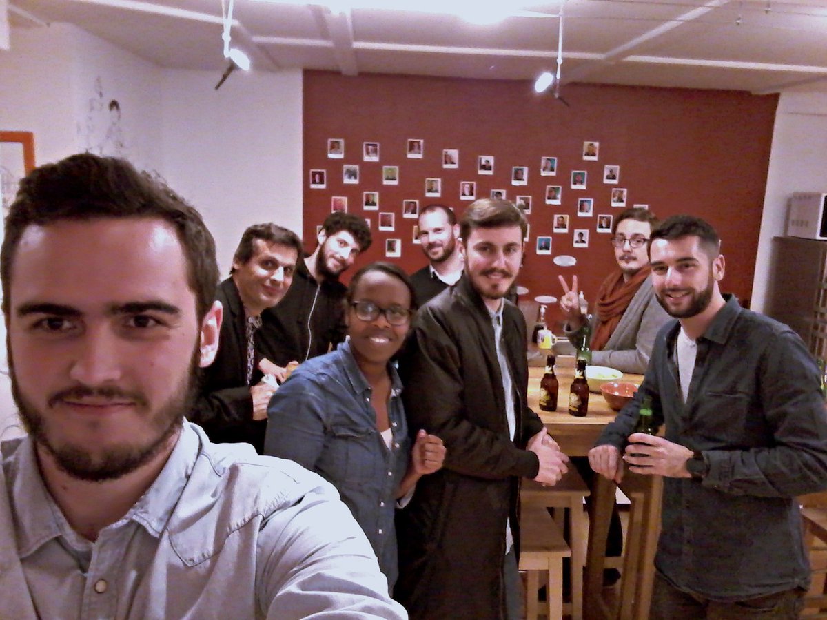 code_academie's tweet photo. Chouette meetup sur css! C'était hier soir à @LaCordeeRennes avec @erwan_t https://t.co/dmQWfYzxxv