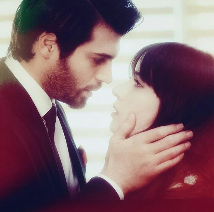 " I won’t ever let you go
Wait for me to come home " 
🎶🎶🎶🎶🎶🎶 
#NazFer #Dolunay 💙💙❤❤🌕🌕