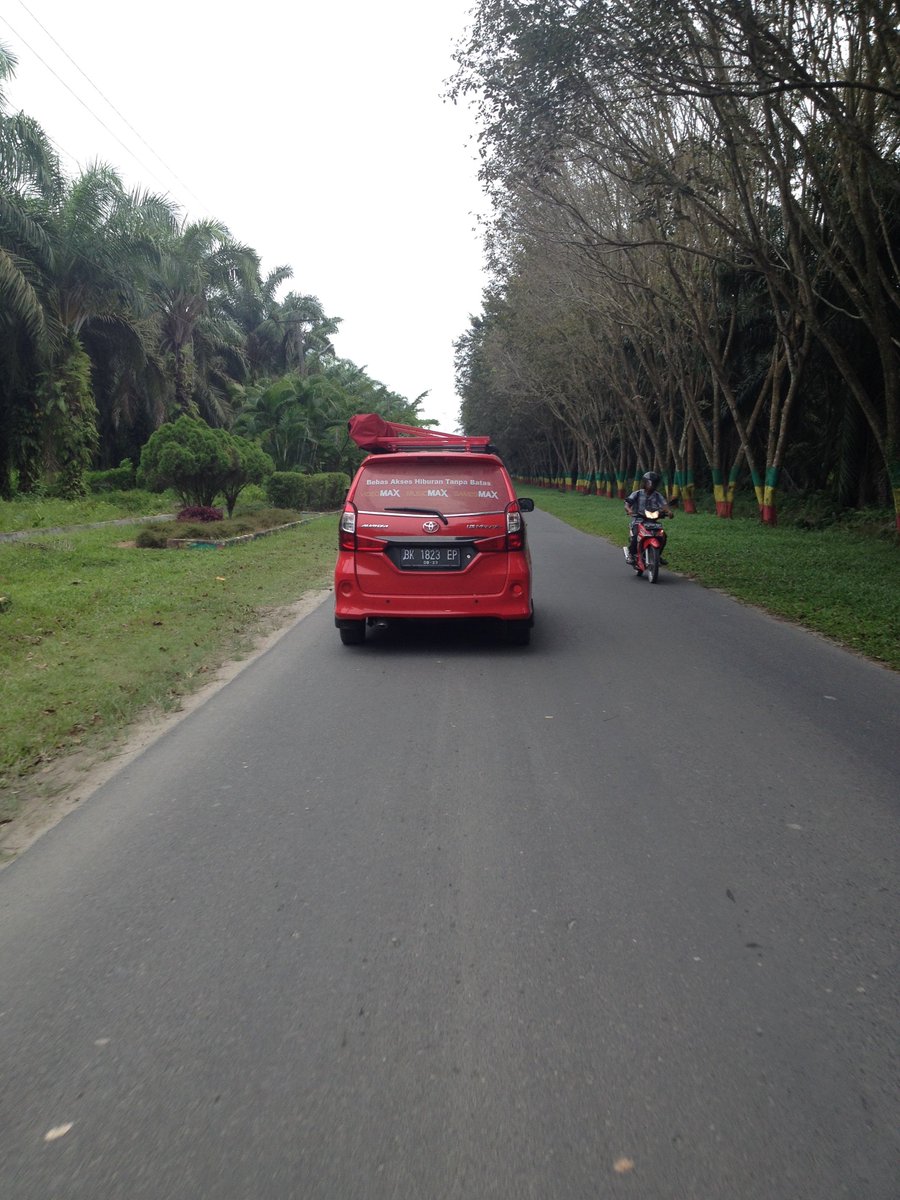 RASFAREZ_37's tweet photo. @RIDHO_RRG KIMAK MU KAU MAKAN INI @Telkomsel @IstanaRakyat @pertaminaracing @pertamina @Puspen_TNI @PerbakinDKI #SIIREGAR_GROUP #SADAROHA https://t.co/p48yG7eDSs