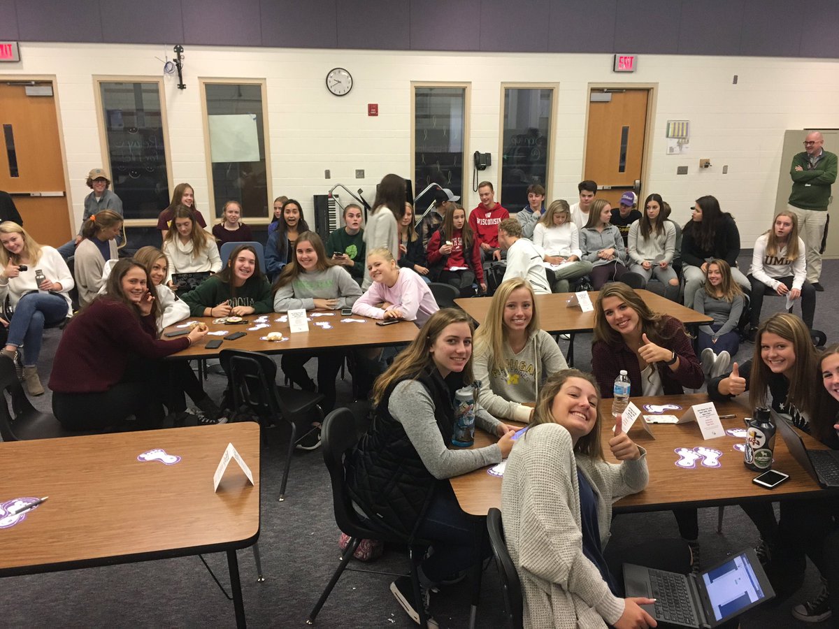 EccRelay's tweet image. getting excited for relay at our WIN session💜💜💜💜