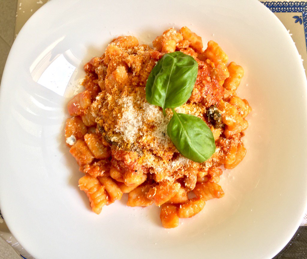 peppe91v's tweet photo. Happy #WorldPastaDay #gnocchettisardi home made con ragù di maiale https://t.co/wF02IyDcVG