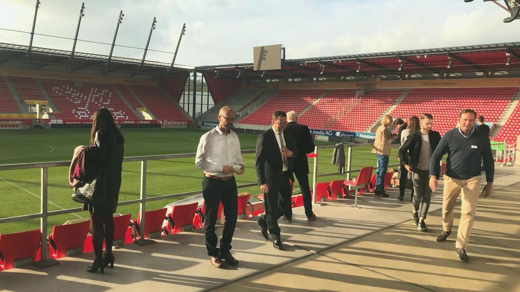 parcelLab's tweet photo. Der #ectag in #Regensburg ist zu Ende und wir genießen noch die letzte Sonnenstrahlen in der #ContinentalArena #Herbstsonne #Ecommerce https://t.co/EEH39ZJ2u7