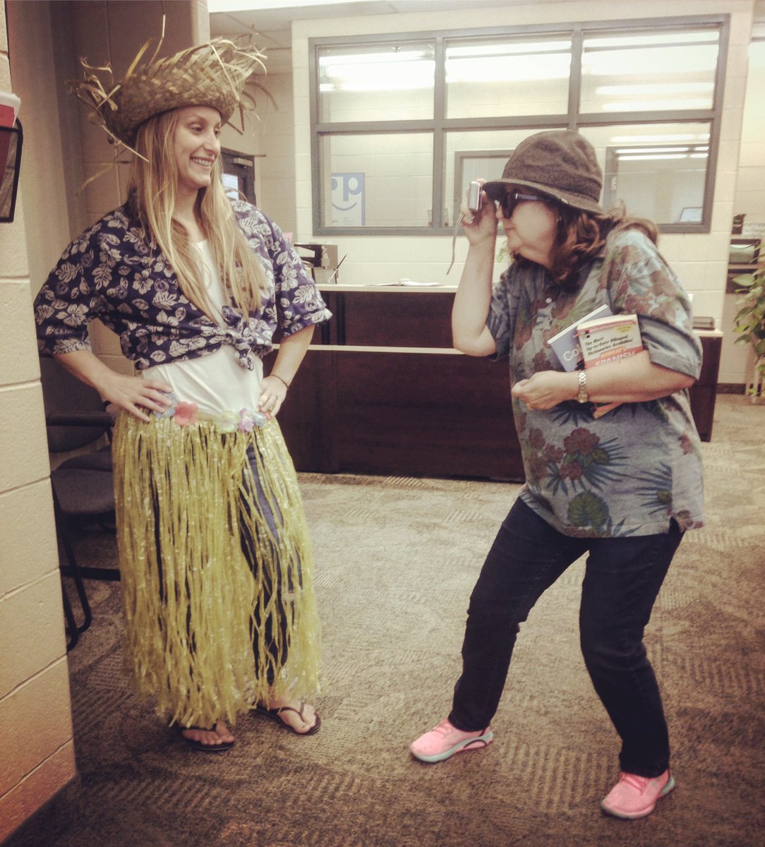 MsGarde's tweet photo. Halloween Spirit Day #2 #TackyTourists @FraserJags https://t.co/JXe5atfAwW