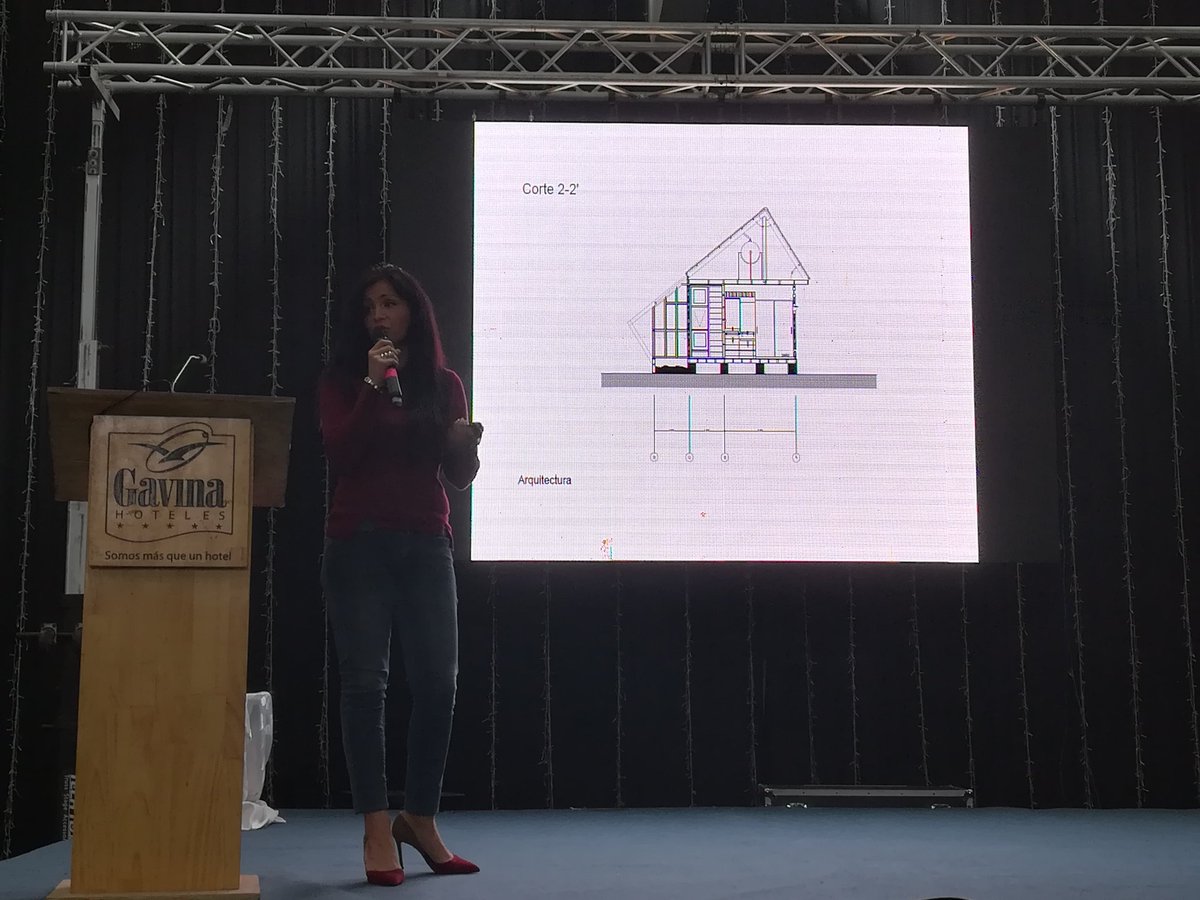 Académica Carmen Valdivieso en Tercera Cátedra Collahuasi, exponiendo nuestro  Proyecto Casa #WILLKALLPA, aplicando ECONOMÍA CIRCILAR.