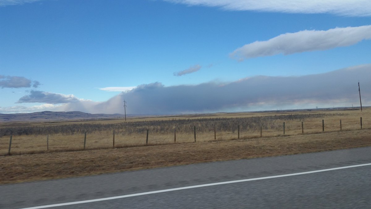 Smoke from yesterday's range fire in Chin Lake Alberta.
2500acres burned. Fortunately no injury or loss of life.
#manurehappens