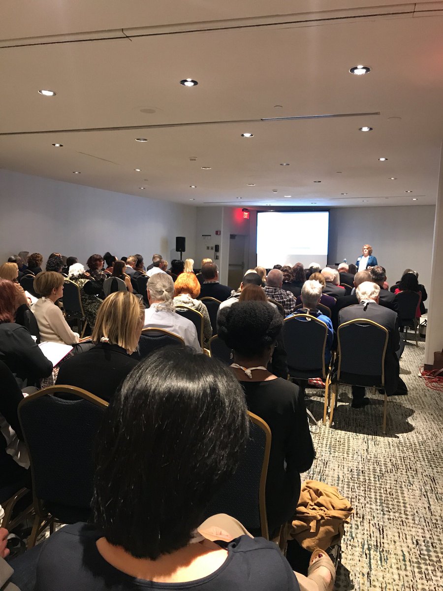 MissLPatterson's tweet image. Packed house this morning, come join and learn more about Generating Better Board Discussions! @BoardEffect #commonfuture2017 #Governance