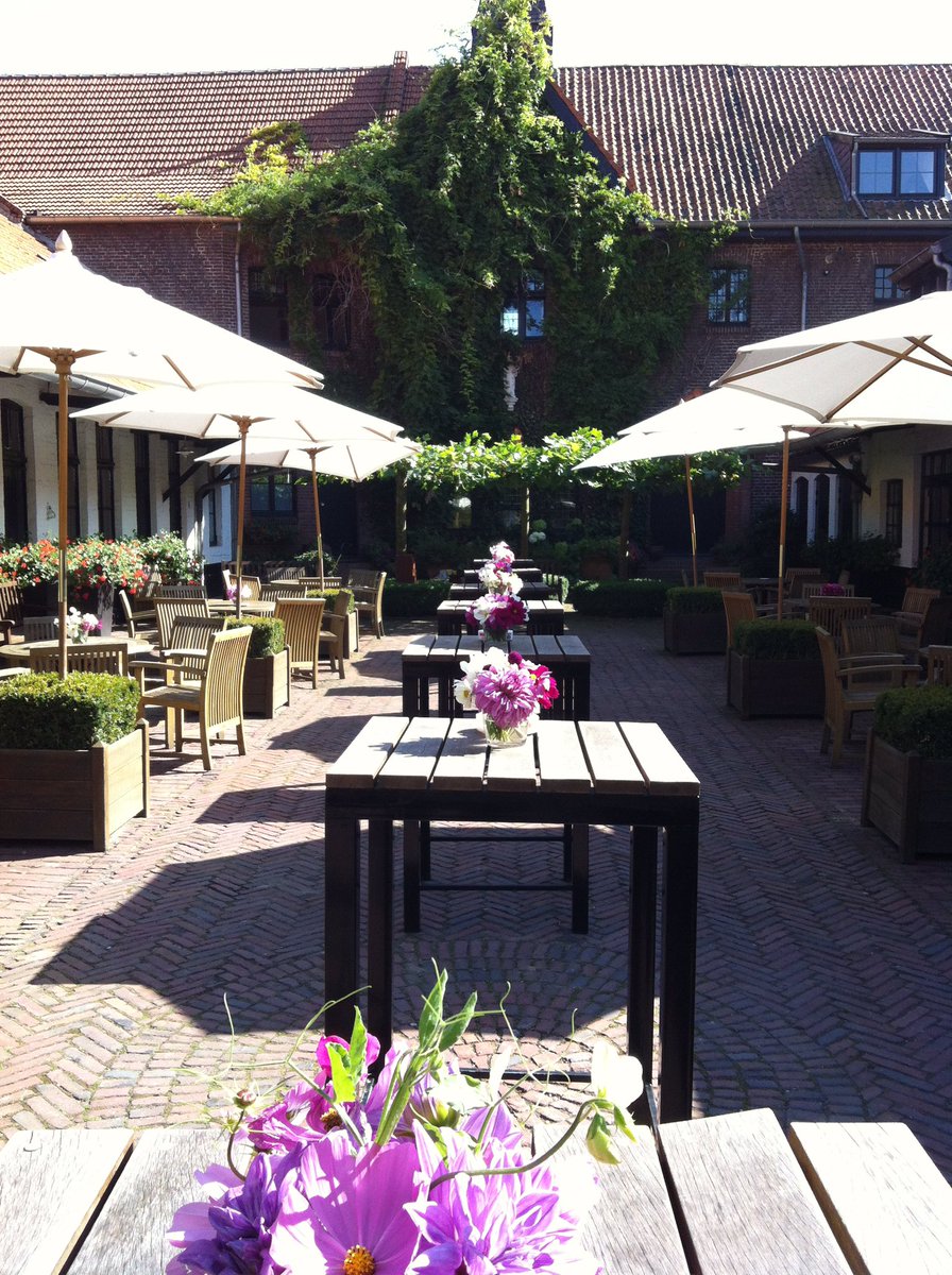 Onze nieuwe website is online! 
galeriedehoeve.nl
Met dank aan <a href="/Rudolf_AppComm/">Rudolf Rigtering</a> &amp;  Roel Versteilen van App.Comm