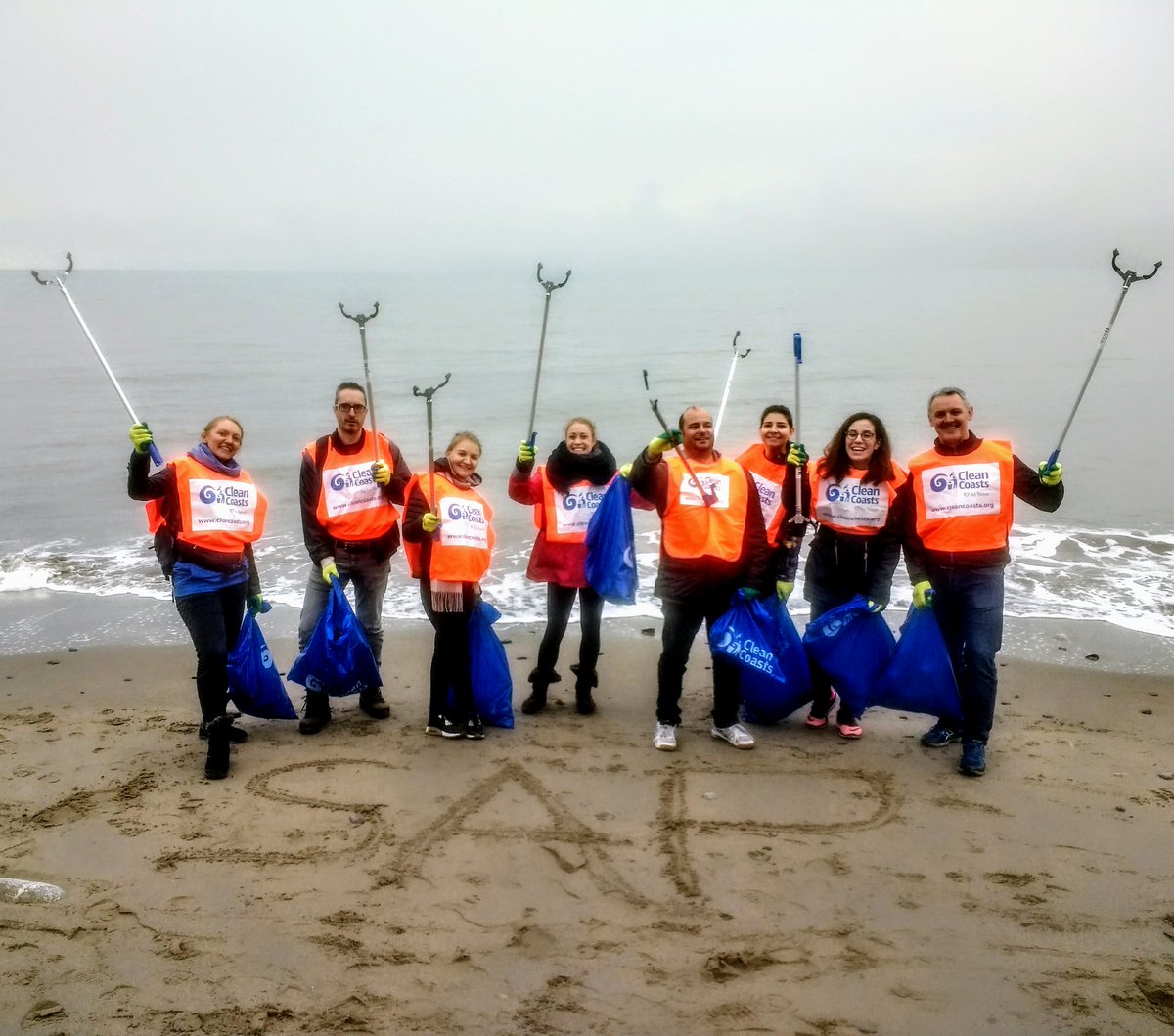 CleanCoasts's tweet photo. A big thank you to @SAPIreland employees for helping to clean up Bray beach today after storm Ophelia 👏#CorporateVolunteering https://t.co/aKMwGSgA9x