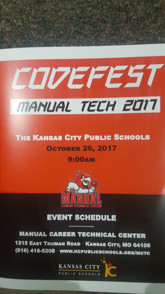 UrbanTEC1's tweet image. Great Job Harold Smith for the first Codefest for about 300 students across KC schools. #codefest17 #KCPS