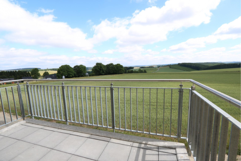 HomeOfficeBuild's tweet image. Dans la nouvelle résidence 'ESPACE HORIZON', nous vous proposons un studio de 81,50 m² avec une terrasse de 8,85 m². bit.ly/2xjNboU