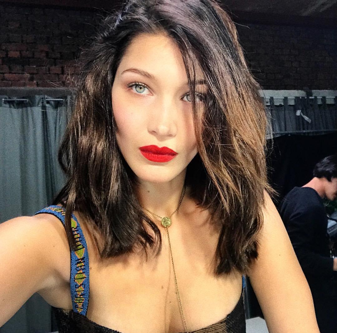 EdithKW_'s tweet photo. Red lips. https://t.co/WQuugrqeoJ