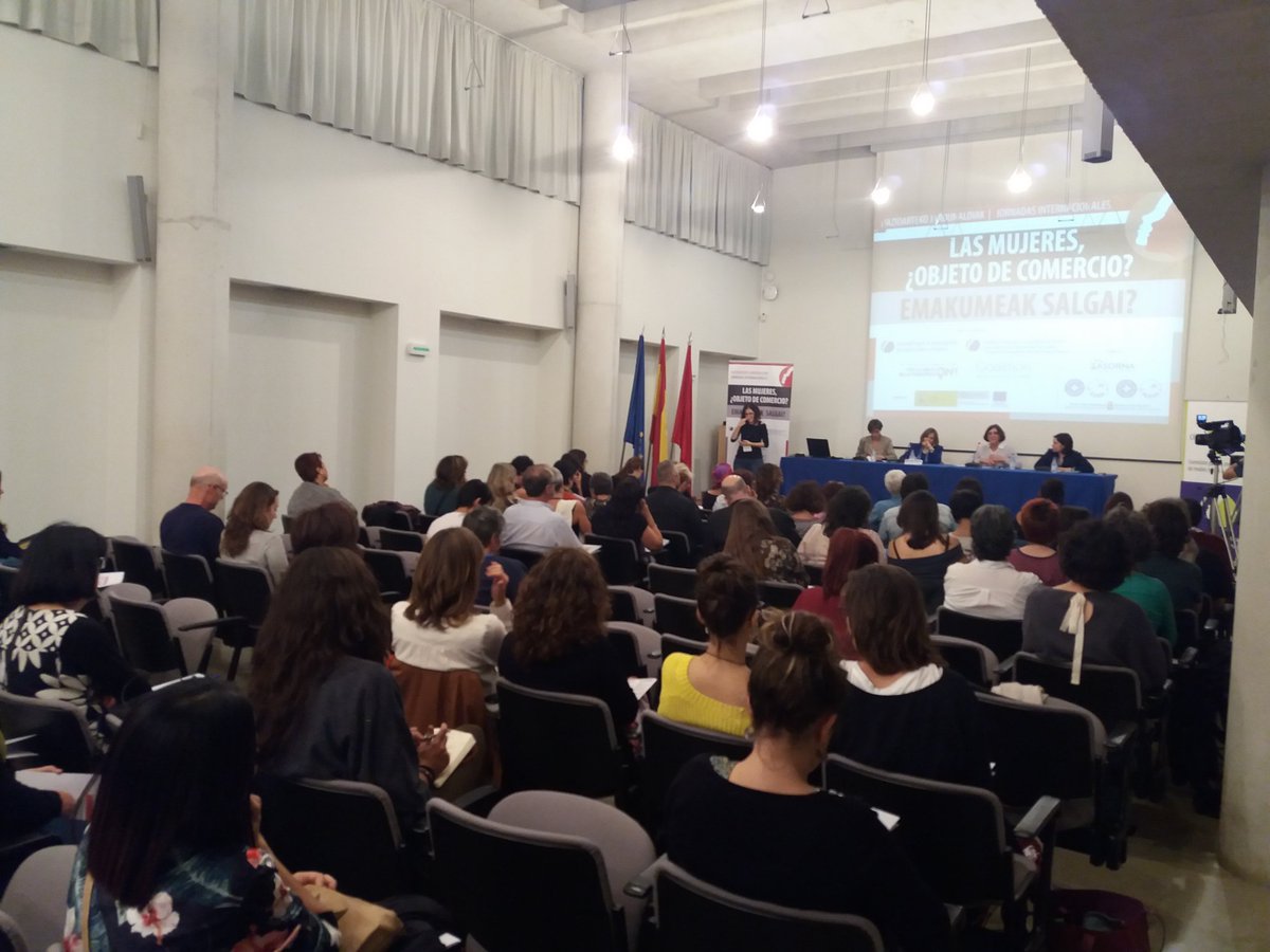 MdM_Navarra's tweet photo. Importancia d políticas públicas para integrar mujeres n situación de prostitución y desactivar conductas masculinas  #JornadasProstitución https://t.co/qc3WXmP5YU