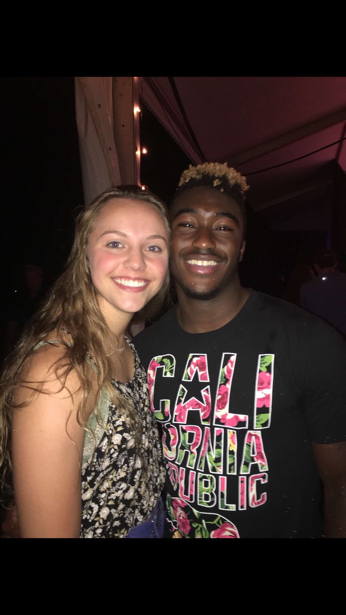 jfrye0110's tweet photo. Happy bday @Reagan_Hub miss u and live it up today 🎁🎈🎉🎊 https://t.co/fkrSwPYkbS