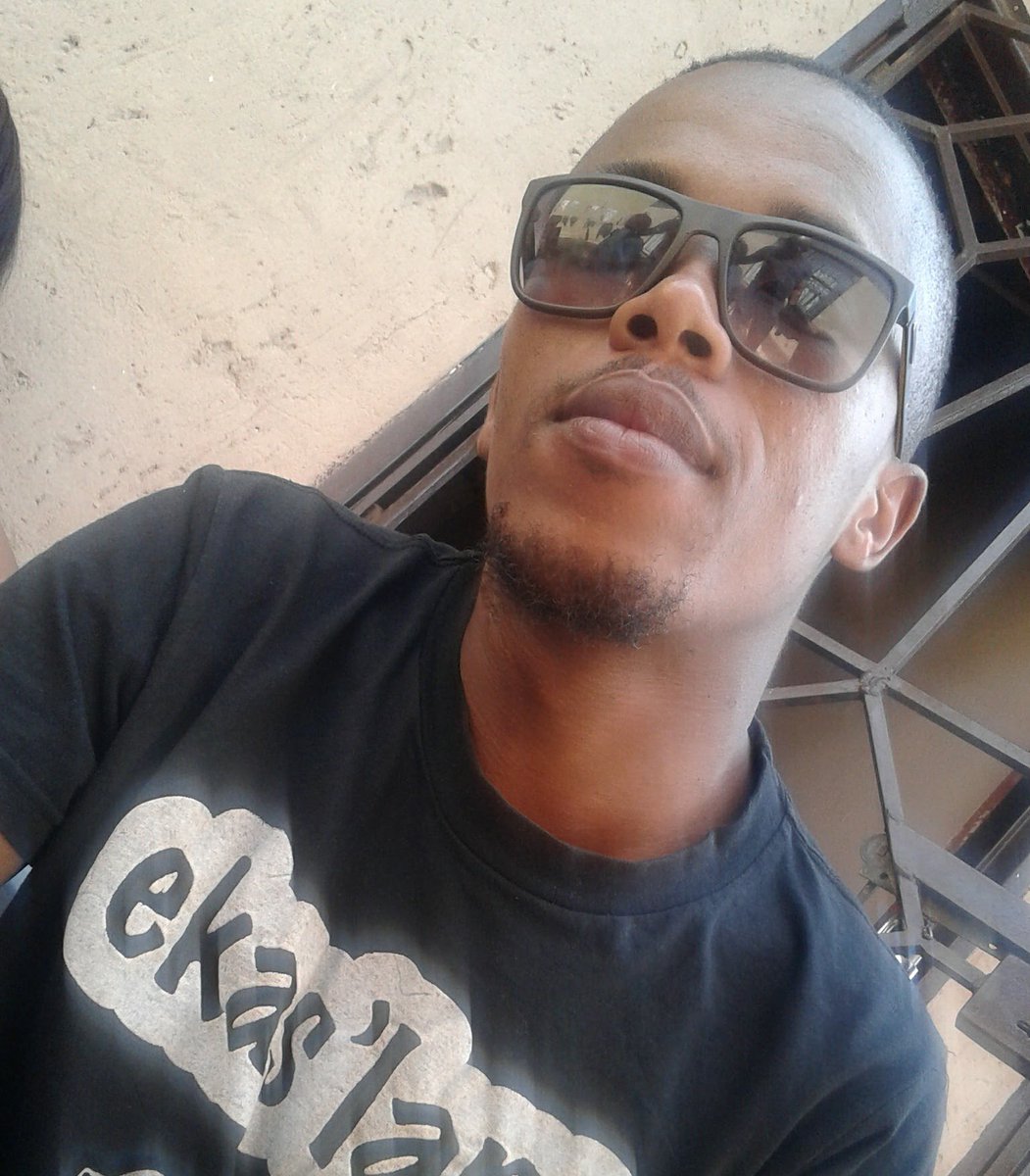 Si_Andi_Lounge's tweet photo. The #DeepHouse Guru mr #RockTheHouse @DeJay_Sweetment will be blessing us with good #HouseMusic #C_AndyOpening come Join us https://t.co/xOdqHwUbxJ