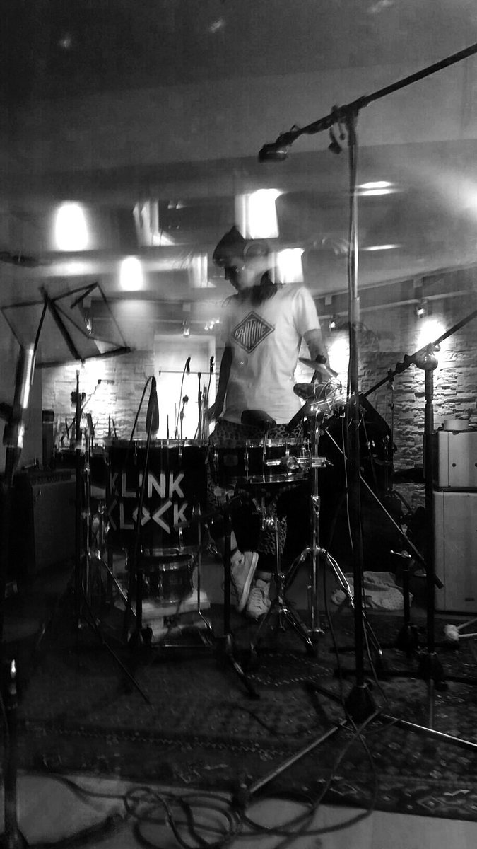 KlinkClock's tweet photo. Un peu de sérieux ? :)
At Studio Montmartre Rewriting
#recording #studio #drums #montmartre #klinkclock https://t.co/d4SvipfDBp