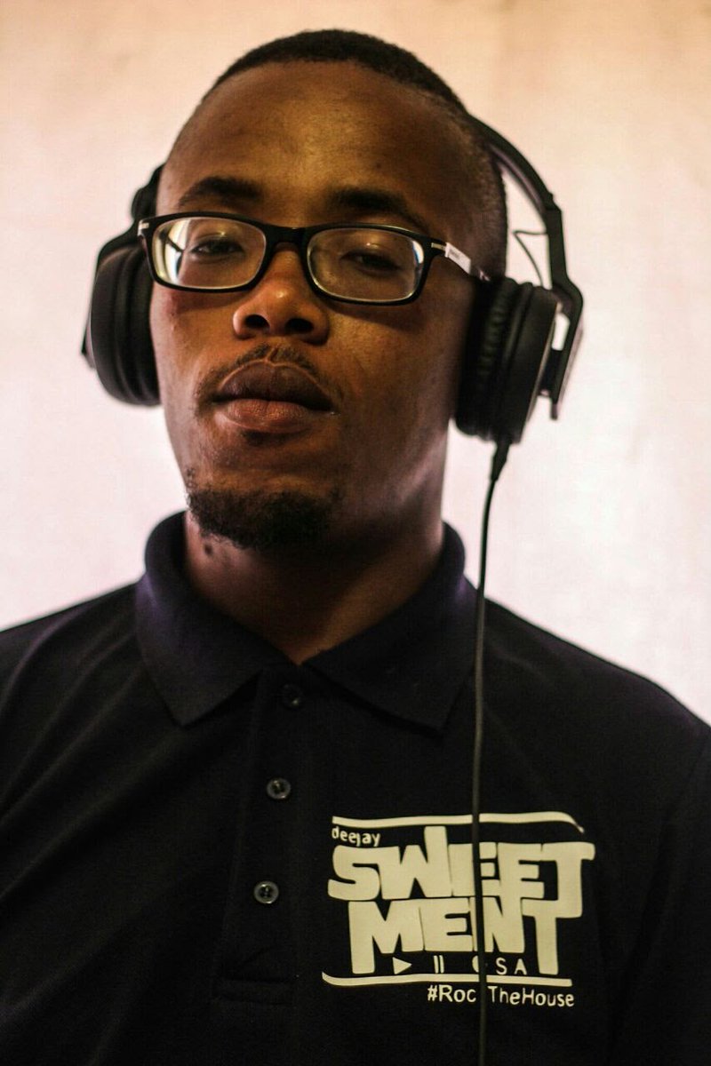 Si_Andi_Lounge's tweet photo. The #DeepHouse Guru mr #RockTheHouse @DeJay_Sweetment will be blessing us with good #HouseMusic #C_AndyOpening come Join us https://t.co/xOdqHwUbxJ