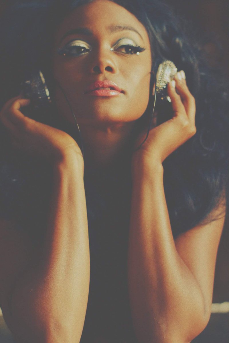 LushStarr's tweet photo. listen to #throwbackjoints #throwbackurban #throwback #NonStopMusic on #LusStarrRadio from your #app Cc. @TatyanaAli https://t.co/cnODlYc4yP