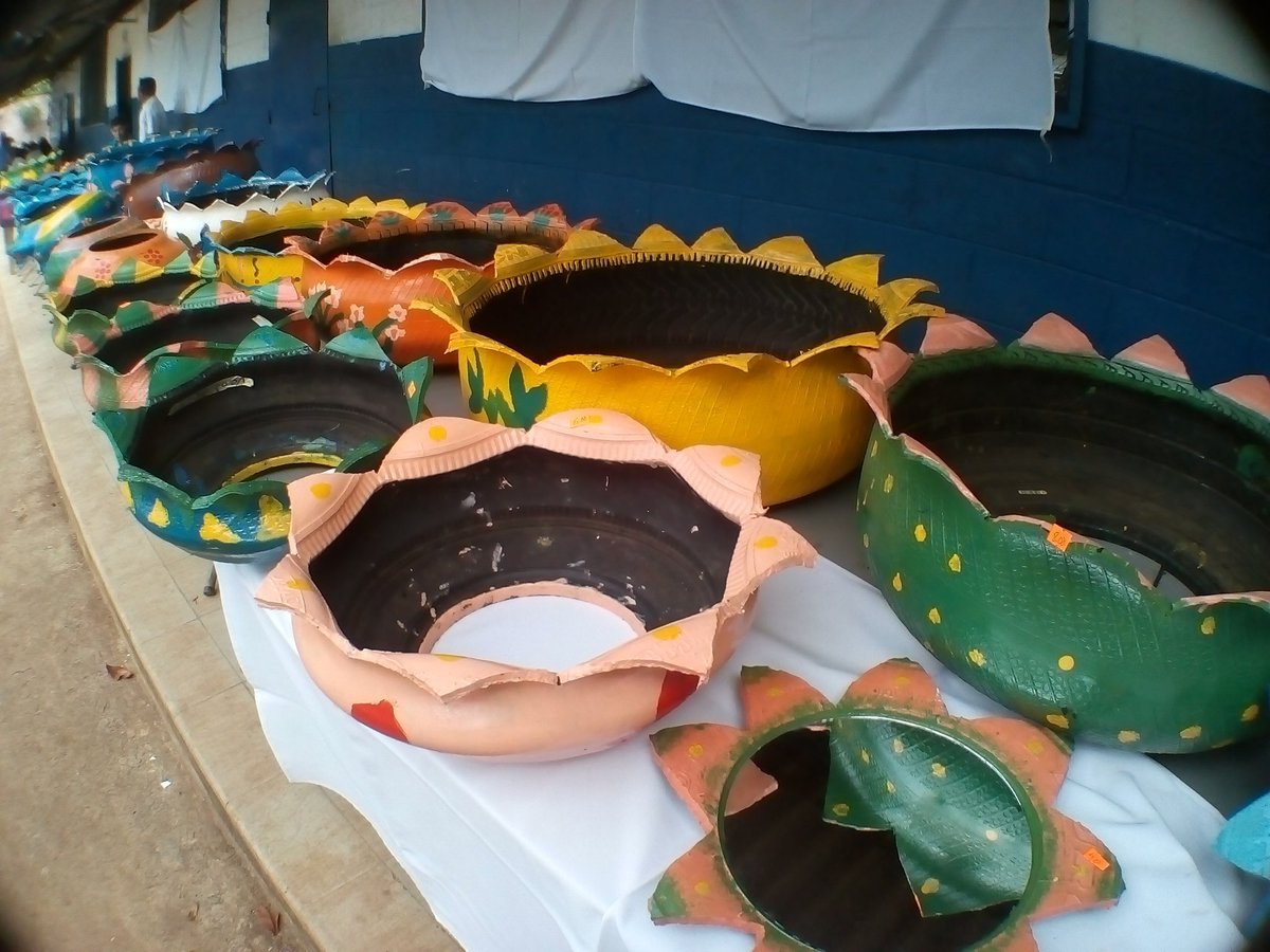 edgarciatv's tweet photo. Alumnos del Compl. Edu. Juan de Dios del Cid de #Turín #Ahuachapán realizaron la 2a. #FeriaDeLogros .
@MINEDelsalvador @CastanedaMined https://t.co/P3SMWsrfdX