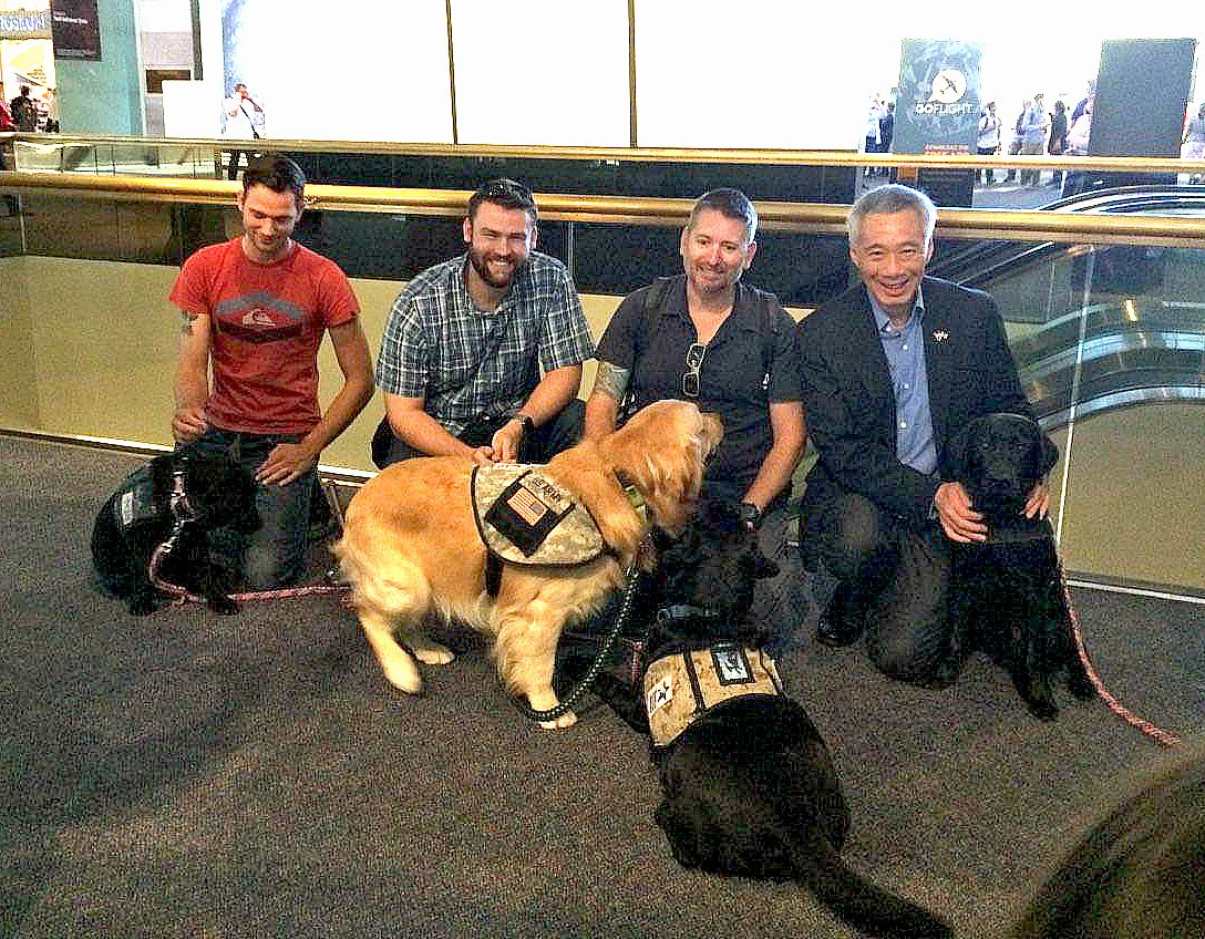 You never know you'll meet in DC! <a href="/WarriorCanineCn/">Warrior Canine Connection</a> crew training at <a href="/airandspace/">National Air and Space Museum</a> honored to meet Prime Minister Lee Hsien Loong of Singapore