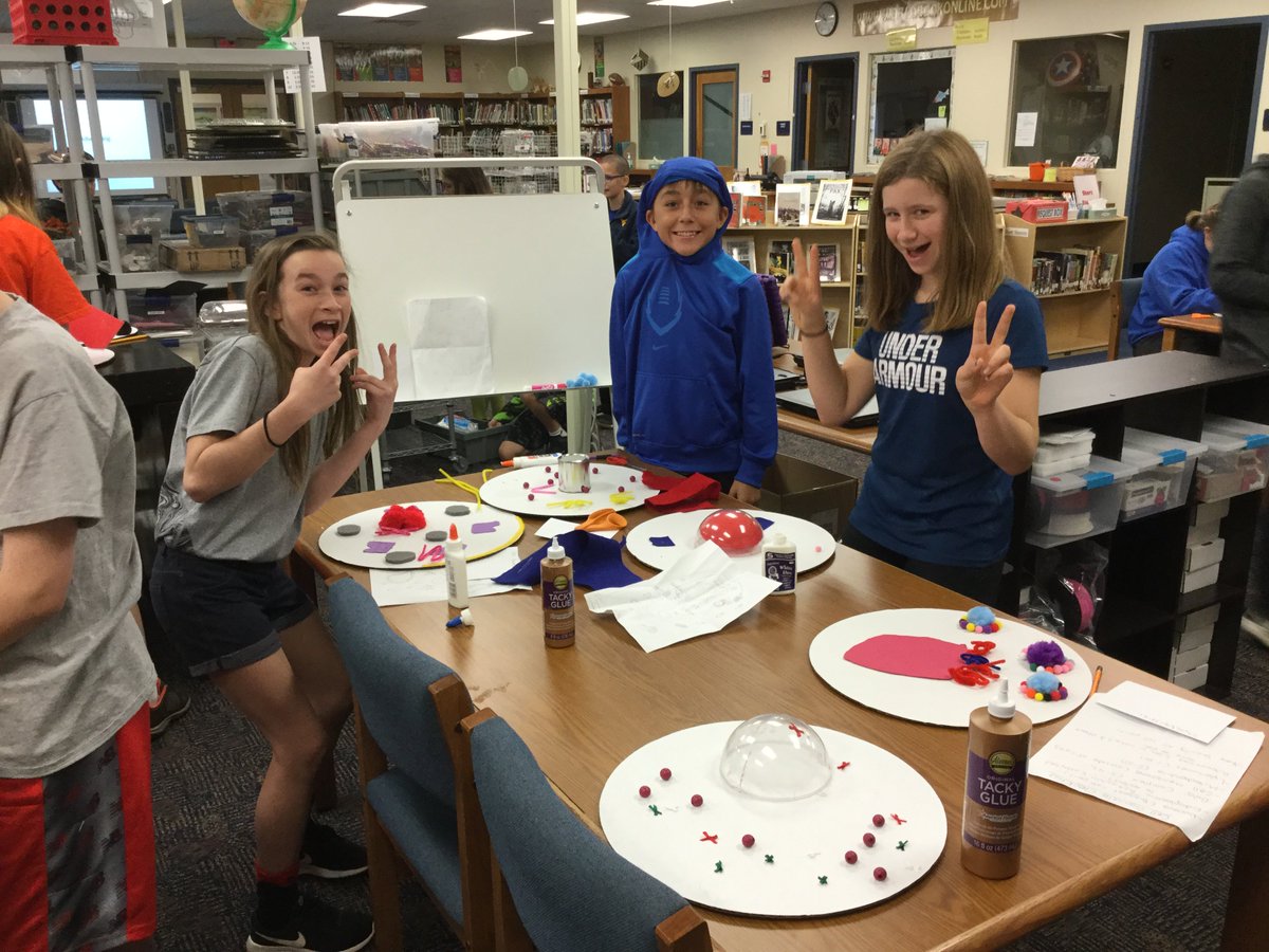 MissDAndrea's tweet photo. It's a "Cell"abration in the SEIS maker space! https://t.co/uIk4kVkPKI