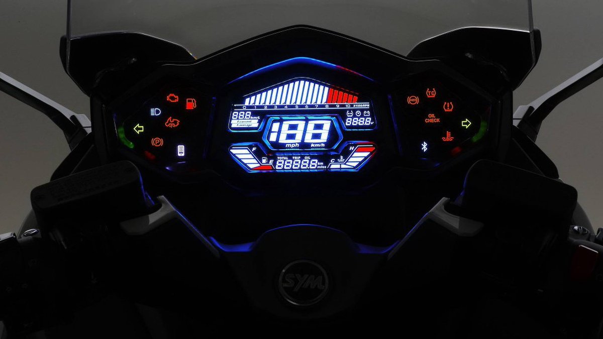 Motor1espana's tweet photo. #SYM desvela su #scooter #Maxsym #TL1, que se presentará en el #EICMA2017 https://t.co/7ZWoFF5asK
#motos #MaxsymTL11 #SYMTL1. https://t.co/ypsSu9NjkQ