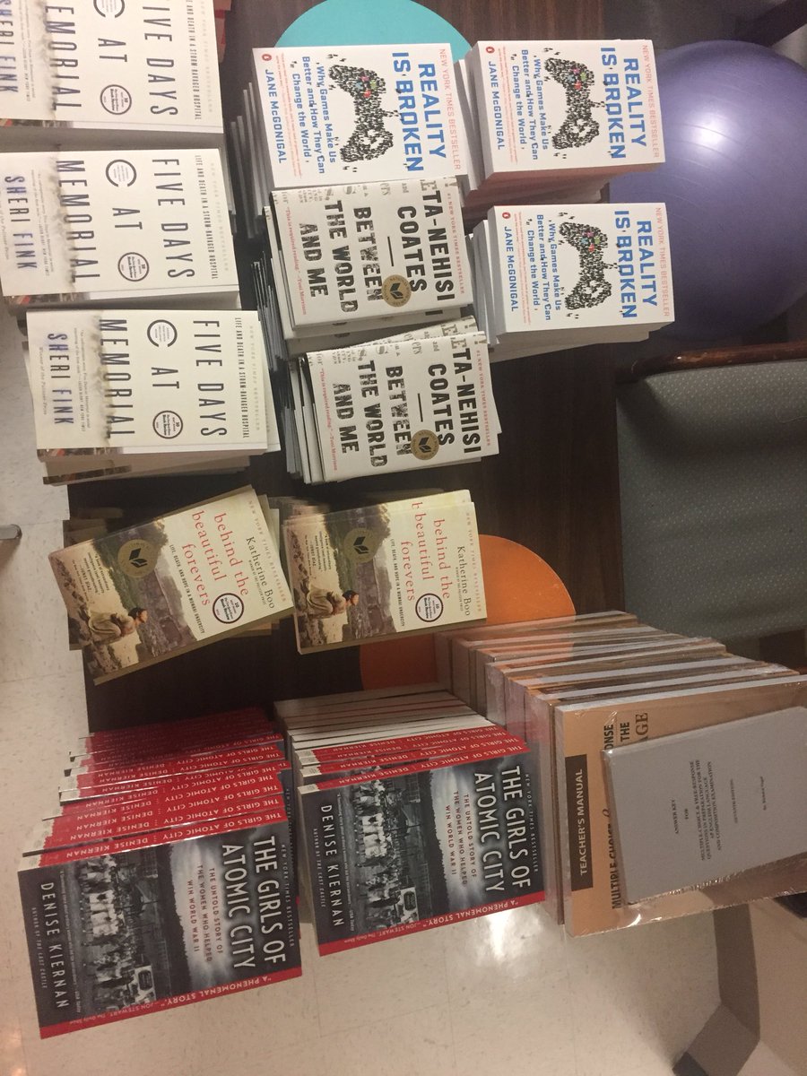 LynetteVarrassi's tweet photo. AP English teacher happy happy day! @NMSI orders=deliverered! Can’t wait to dive into these @NFHS_Rangers #aplang! #WeAreNaaman #ReadersAreLeaders #onelink #collegeready #ChooseGarlandISD #GetToKnowGISD #NMSIwin https://t.co/t3R4hxNKS3