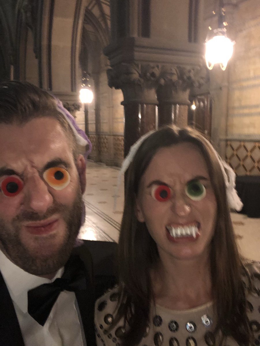 Han_nah_W's tweet photo. Did you get my best side?!@4EVERManchester #myipball2017 #beevers #beeverstruthers https://t.co/QY0utlp9yn