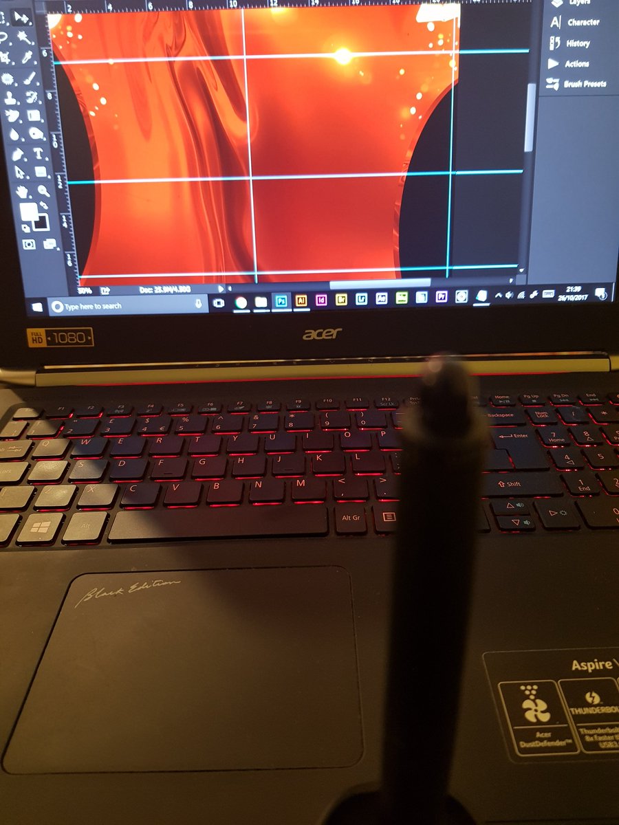 strumandesigns's tweet photo. Late night working💻🖌 #flyerdesign
#grinding #working #graphicdesign #wacom https://t.co/oW6p4KCi17