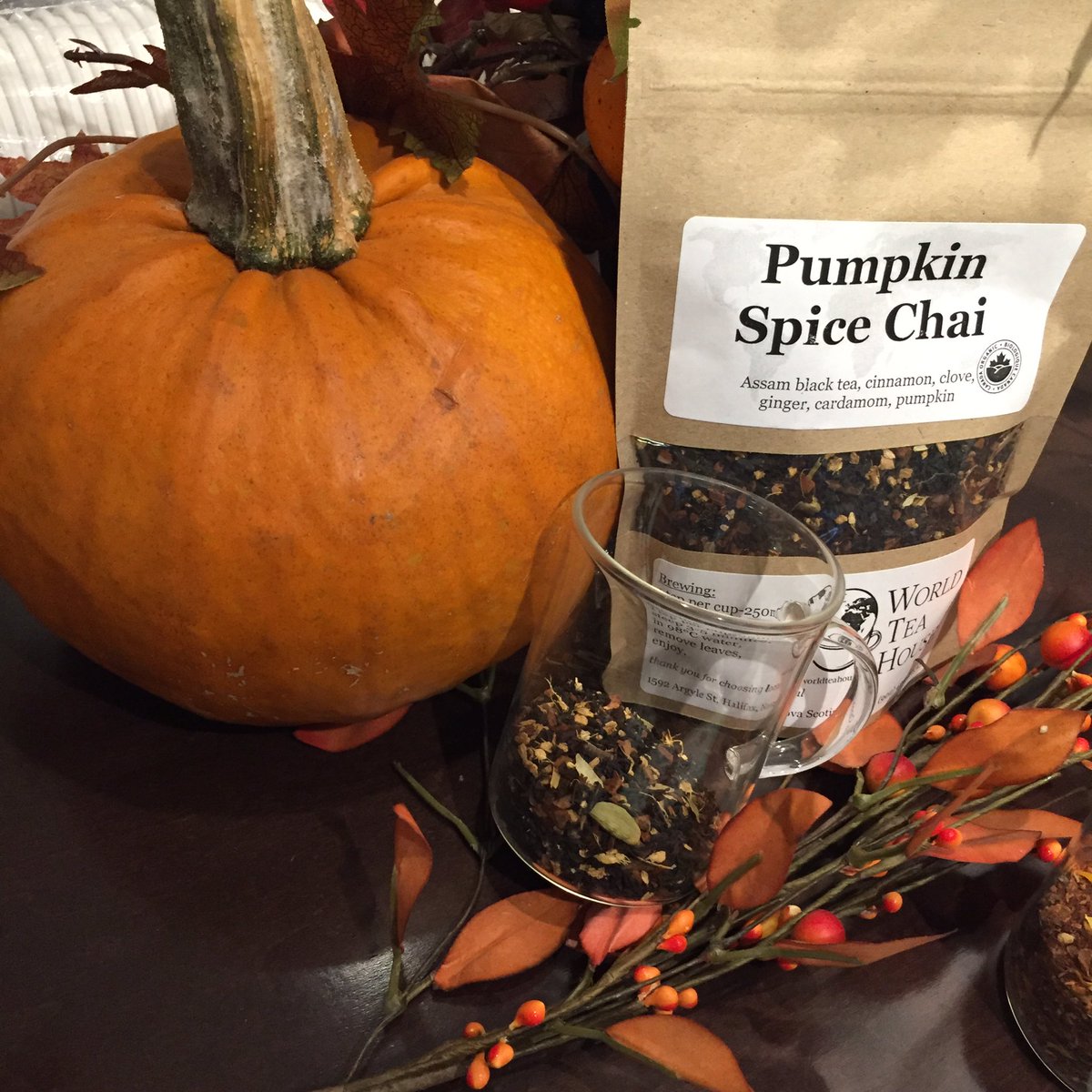 WorldTeaHouse's tweet photo. Happy #nationalpumkinday! #PumpkinSpiceChai #RealPumpkin #RealChai #NoCandy #NoArtificial #🎃 https://t.co/VAl6zLV0bX