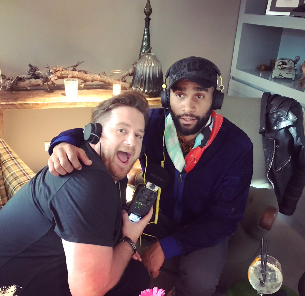 Tune in to <a href="/R1Dance/">R1Dance</a> with <a href="/eats_everything/">TwEats Everything</a> and get in touch!! Obviously us spazzes need it :-)) #finalguestmix