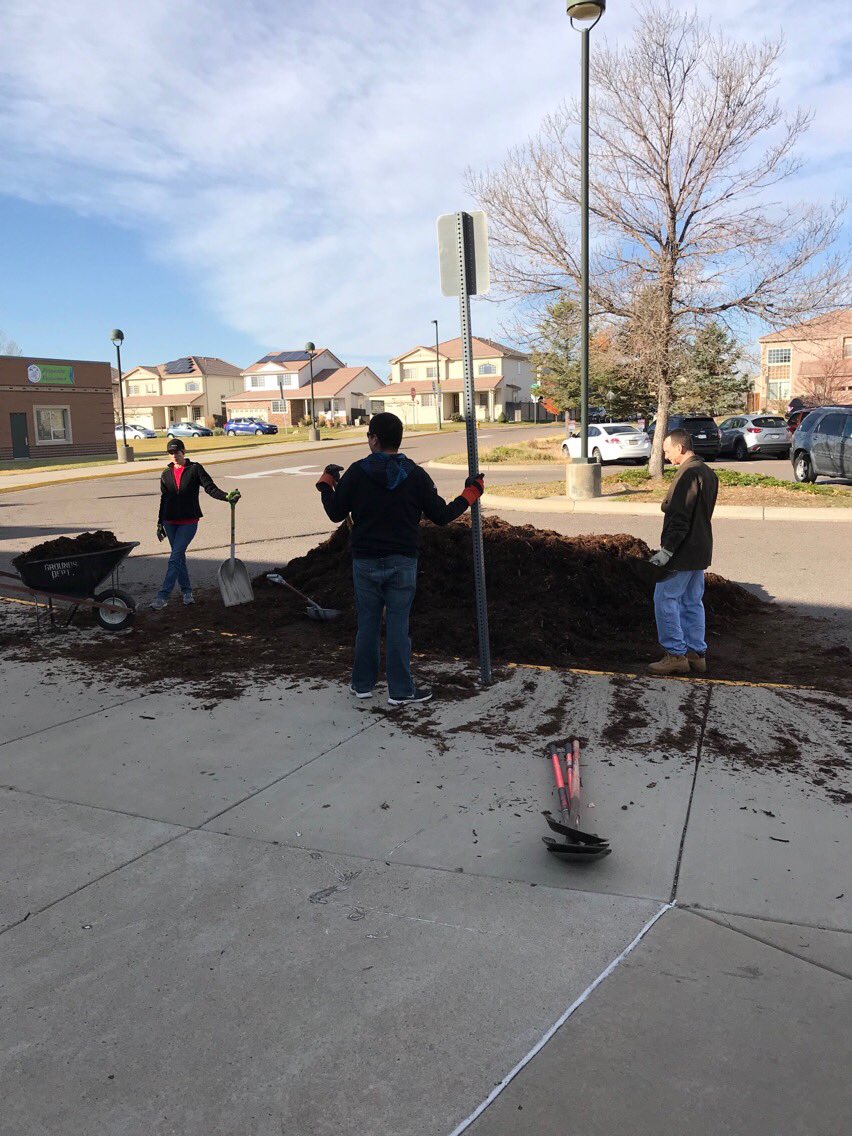 pingidentity's tweet photo. Ping Denver volunteers rallied at Green Valley Elementary today to help clean up school grounds + classrooms. Way to go! ๐ #pingitforward https://t.co/qvngGQeTYK