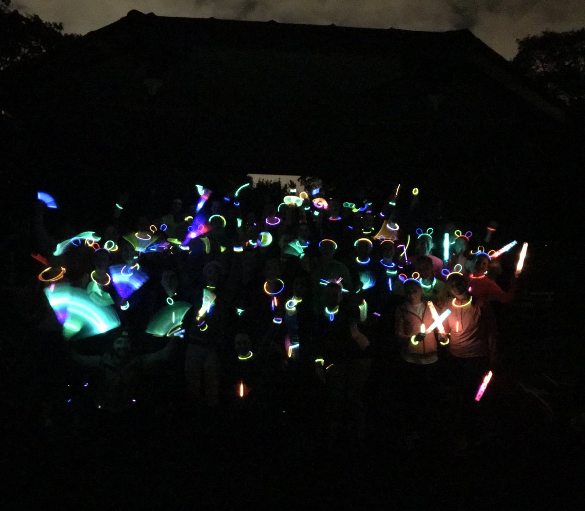 gympluscoffee's tweet photo. Well that was fun!! π Thanks to everyone who came this evening for our Glow Stick Workout! The enthusiasm was amazing!! Huge thanks to the fantastic @ensofitproject who lead such a fun class! Roll on the next #EveningStretch ! #MakeLifeRicher https://t.co/wwN6W5tkJe