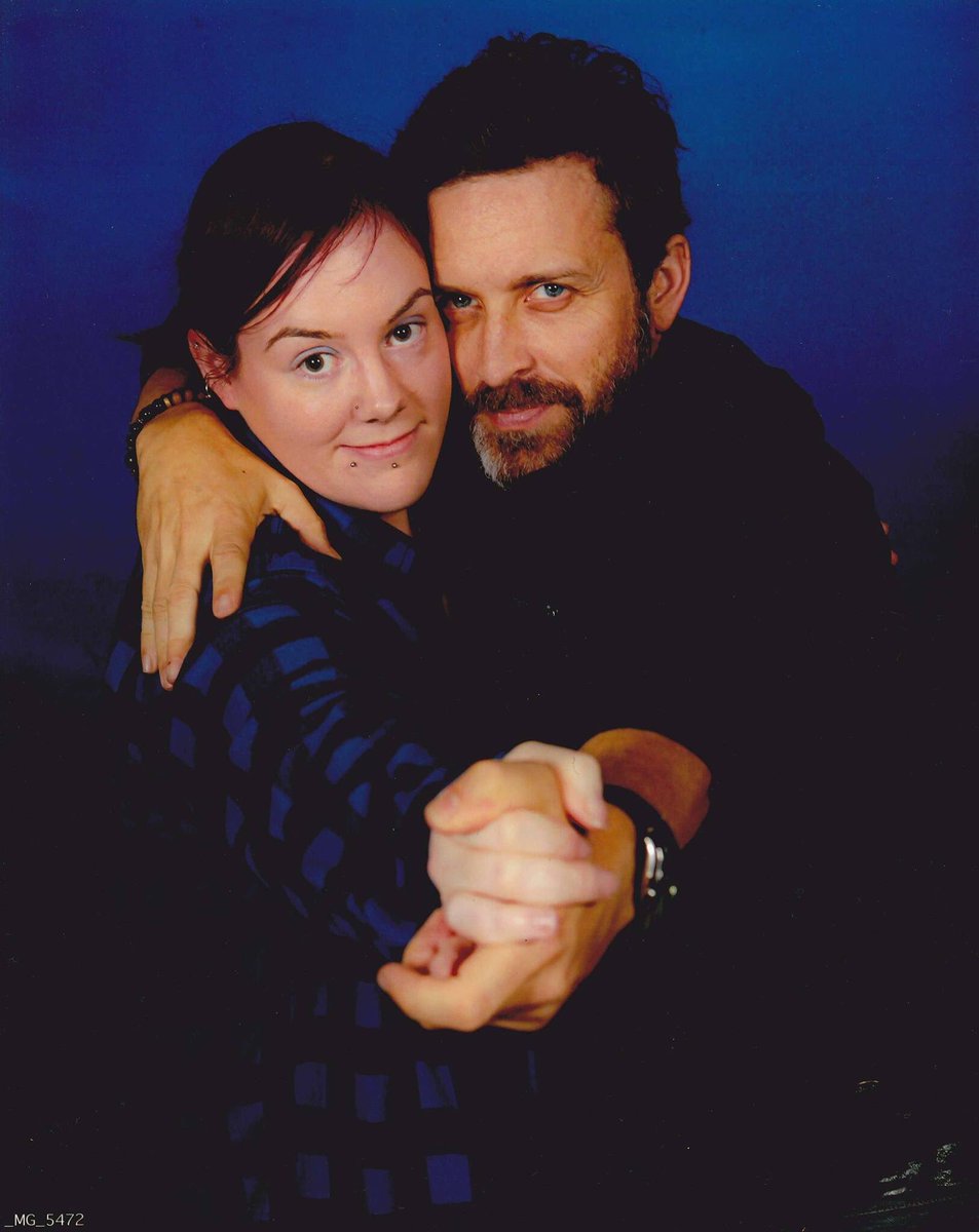 Nutty4Armstrong's tweet photo. Tango with @RobBenedict for #therobsquad ... 😁 need a different idea for Hawaii Rob 👏🏻❤ https://t.co/Uuii4Bn12A