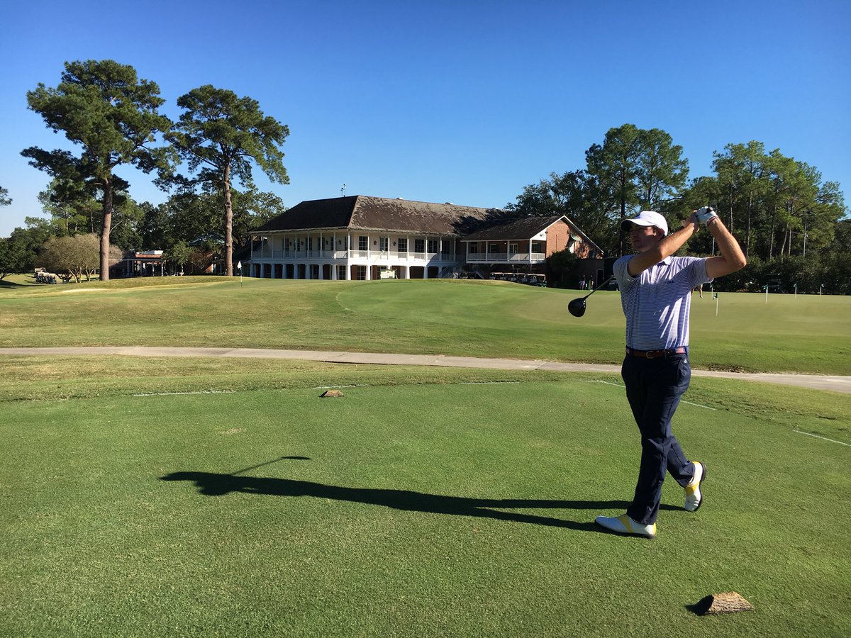 LSUMensGolf's tweet photo. Nice day of practice out at Baton Rouge CC #LSUGolf https://t.co/6SlybATRIt