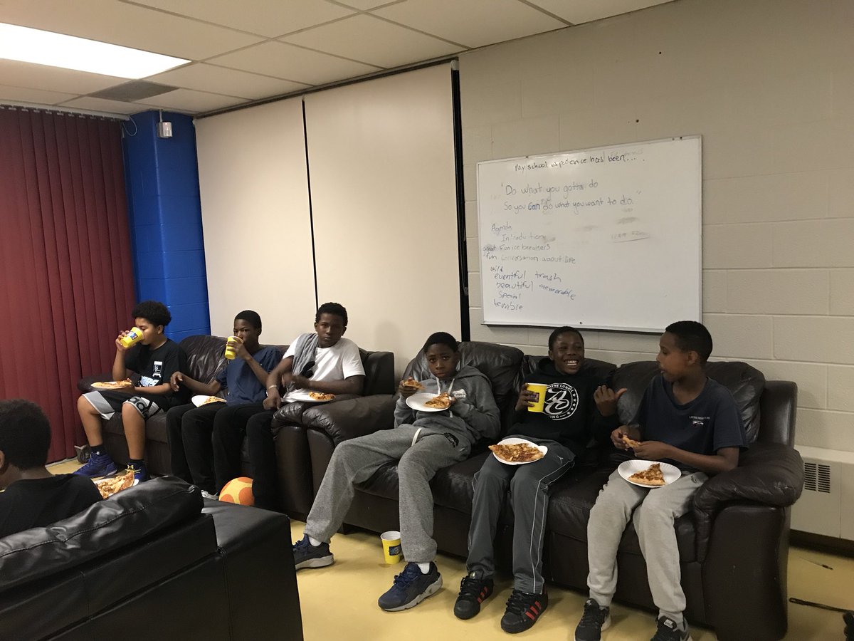Pushelite1's tweet photo. Work hard eat as a family #Pushelite #Lifeaftersports https://t.co/pmGHhFlCKR