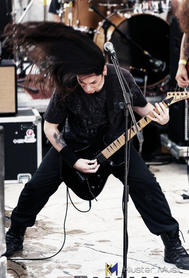 #Kurarex en el .<a href="/NuevasBandas/">Festival Nuevas Bandas</a> <a href="/Anderv_kx/">Anderson Velasquez</a> guitarrista en escena #VenenoHechoMetal