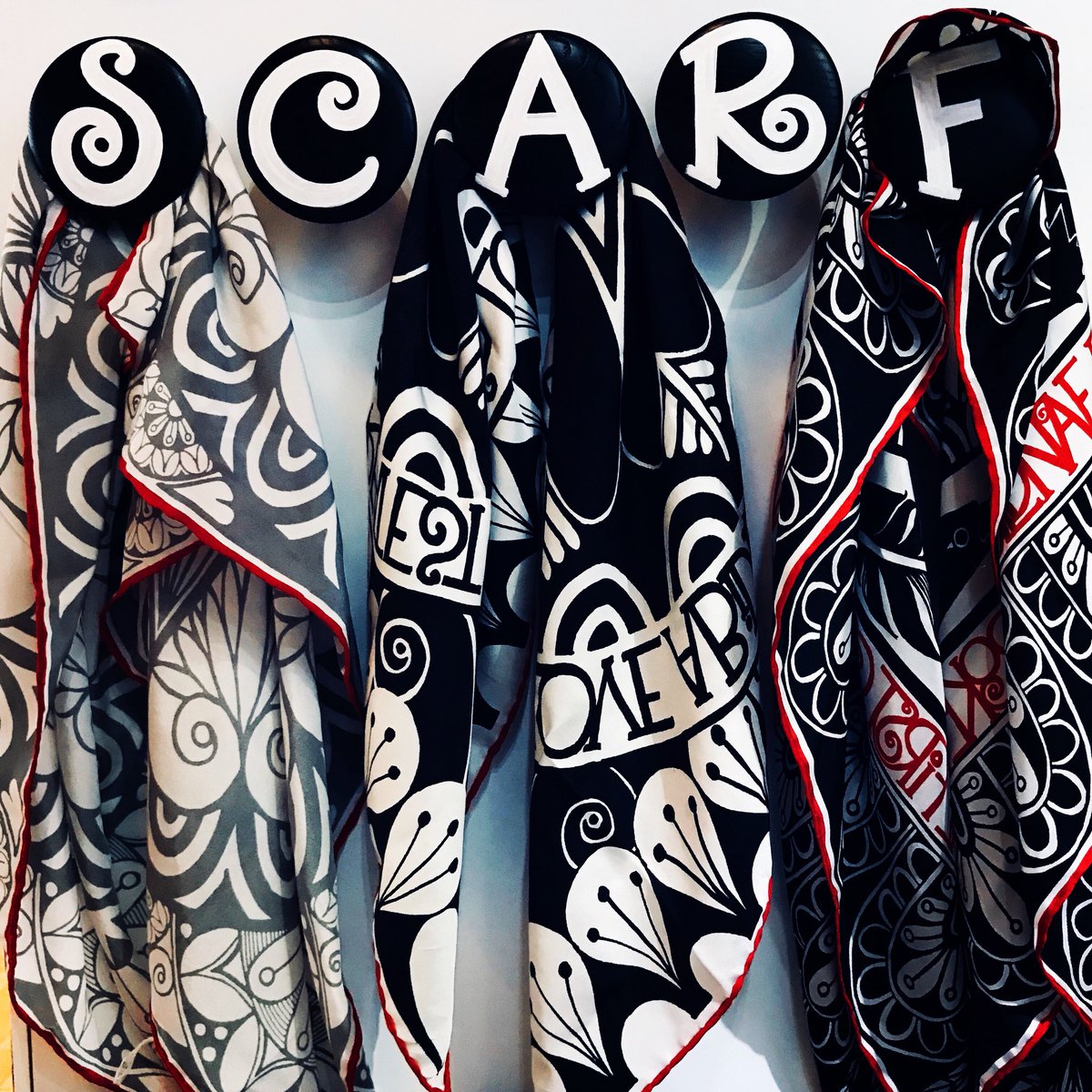 smcgilldesigns's tweet photo. Silk scarves,gin and tonic @handmadebritain #handmadeedinburgh #greatvenue #amazingcraft #youshouldcome #youwouldloveit https://t.co/J3CZTl53uF