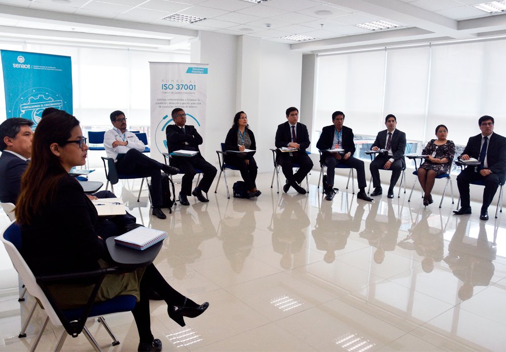 SenacePeru's tweet photo. ▶️Senace organizó conversatorio 'Oportunidades de mejora en #IntegrAmbiente desde perspectiva técnica del evaluador' https://t.co/Nz22XvDBDm https://t.co/XuG25bB3NL