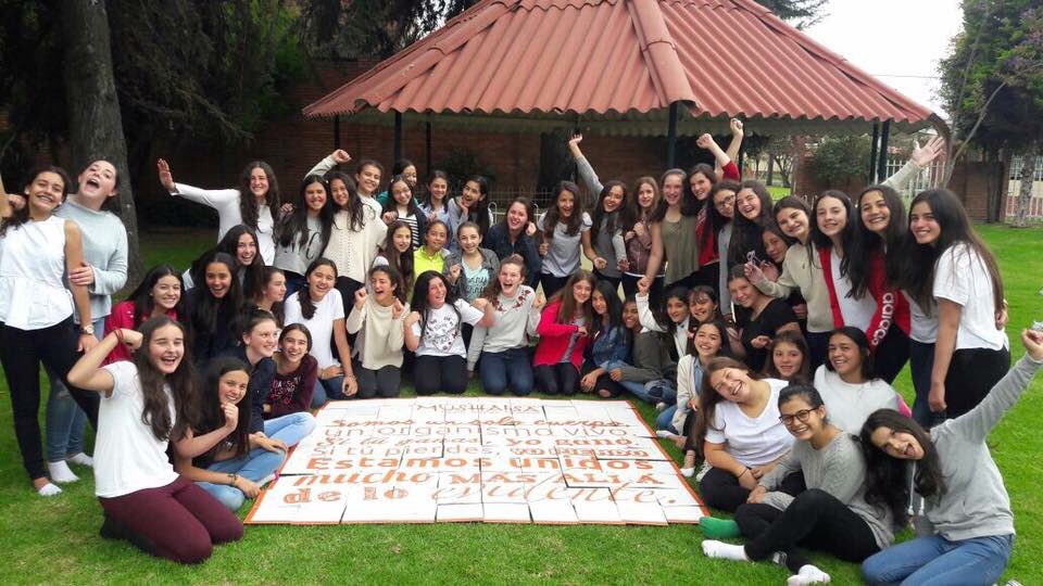 Gran día #SiEstásTúEstamosTodas en el Colegio Santa María. #MushaisaColegios