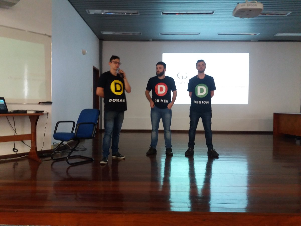 gracielecunha's tweet photo. DDD #cwitechtalks https://t.co/WygWAWD3Fv