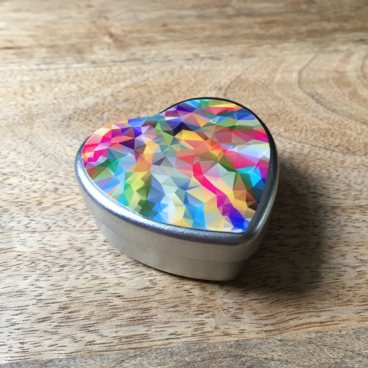 freeArtPrints's tweet image. Heart Shaped Tin, Candy Tin Box, Small TIns with Lids, Trinket Box, Small … tuppu.net/f213ec8 #Etsy #pottiteam