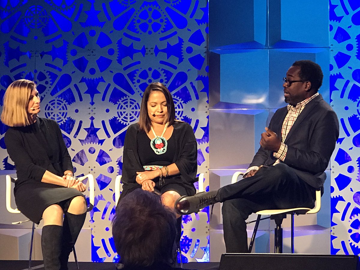 313JenniferK's tweet image. .@SHendersonFreep with AmEx 2017 Leadership  awardees Sara Eagle Heart @NativeGiving &amp;amp; Roseanne Haggerty @cmtysolutions   #CommonFuture2017