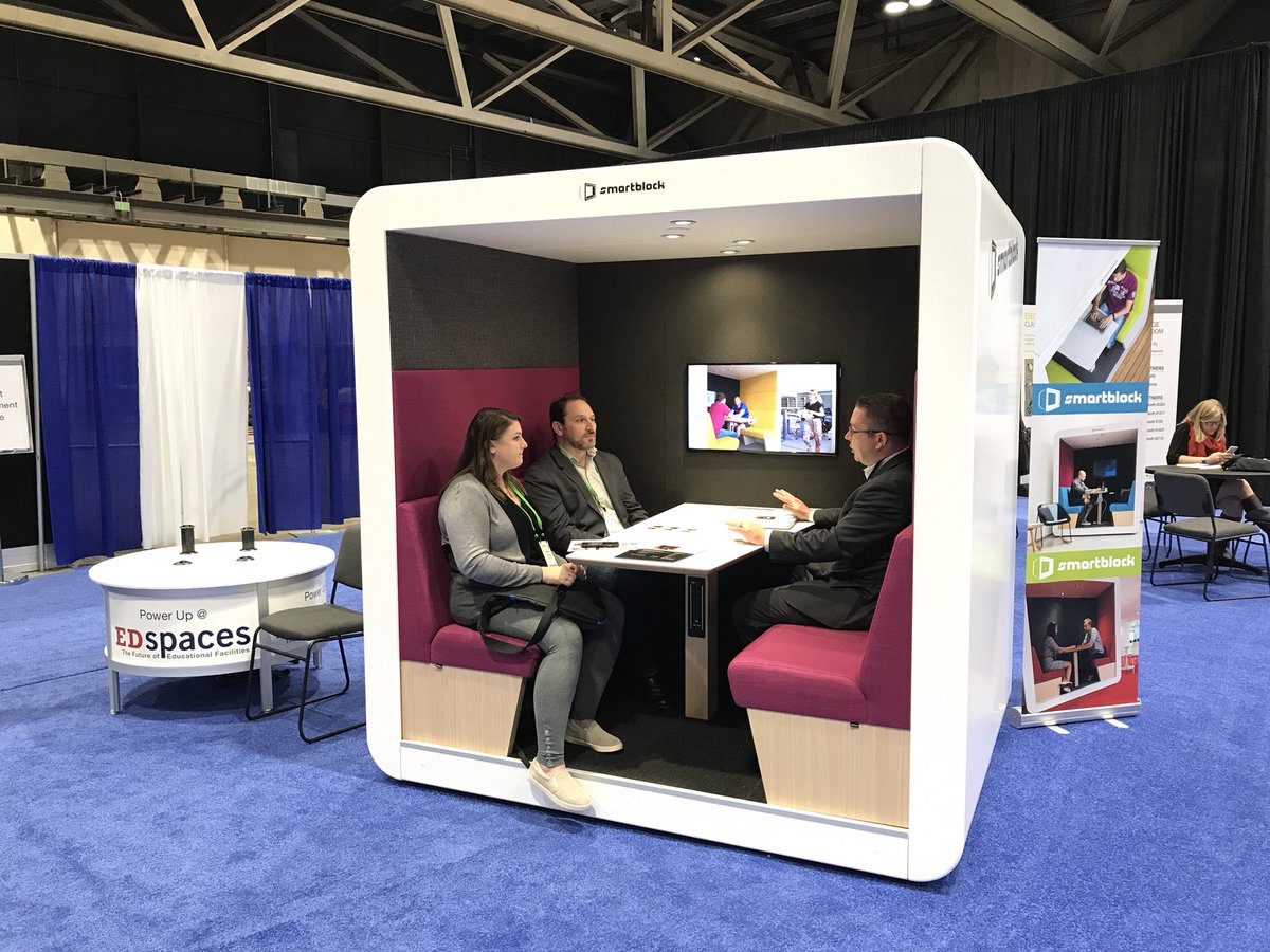 SmartblockFi's tweet photo. Making new friends now in Kansas City #EDspaces https://t.co/Y6q04Ty4tu
