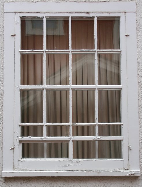 thirdstone_inc's tweet image. How delightful is this?...Studied this window closely recognising some purpose behind it. #GeometryInDesign #root2rectangle #goldenratio