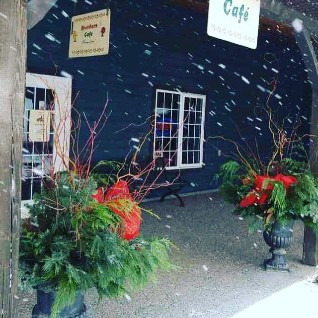 BroxburnCafe's tweet photo. Broxburn Cafe is now taking reservations for Christmas Parties! Call 403-327-0909 to book your event! https://t.co/Vpd9wijCXn