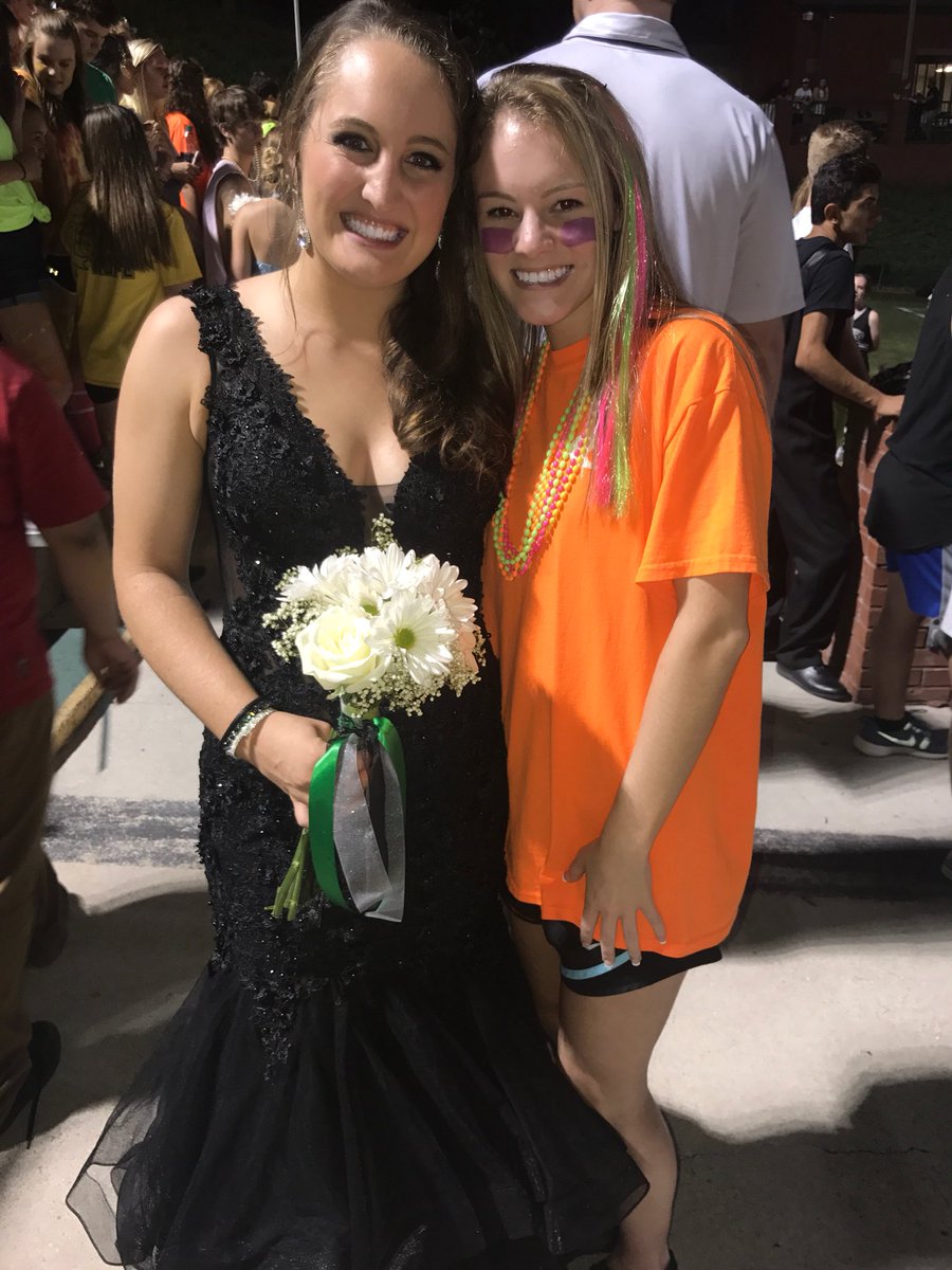 AnsleyBerbert's tweet photo. HBD to @amberlhicks_ one of my fav fliers and fav friends thankful for all our cheer memz have a great bday!!🎉💗 https://t.co/HM1OjIVzfI