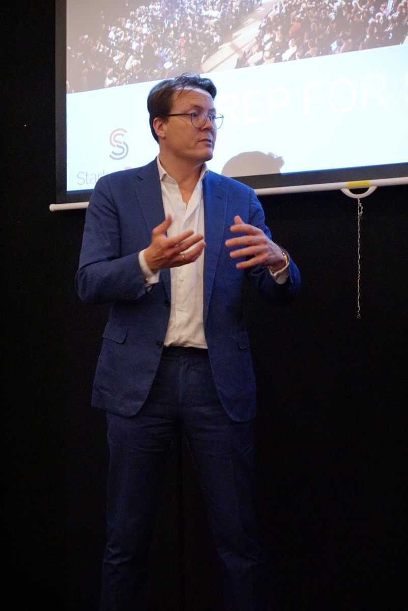 AnneBergshoeff's tweet photo. Also Special Envoy Prince Constantijn will be at @SlushHQ to support the Dutch startups and to connect internationally.
@StartupDelta @DutchBasecamp #nltech #nlslush17 https://t.co/IaU4OYVKMV